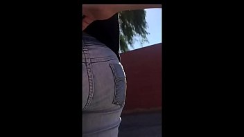STREET ENCOUNTERS: 40yr Old Latina Milf posing for sexy photos in an alley.