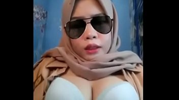 Melayu bertudung tetek besar big boobs girl