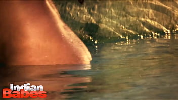 Karishma Kapoor Indian Celebrity Nude Video